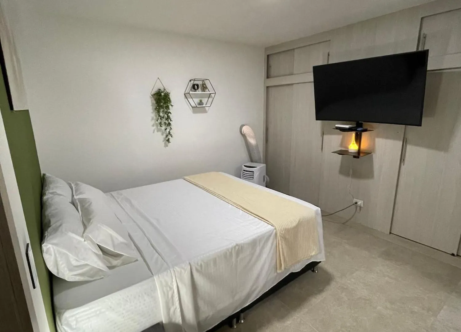Apartment Apartamento En Laureles Con Aire Acondicionado Medellin