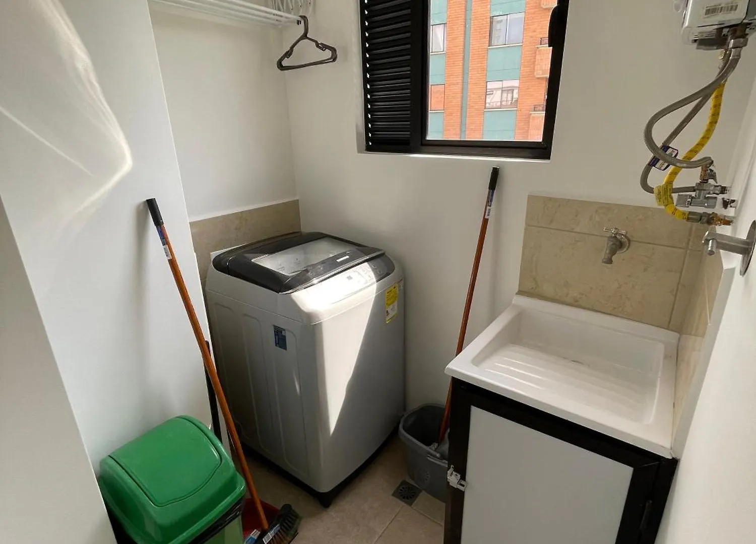 Apartamento En Laureles Con Aire Acondicionado Medellin 0*,