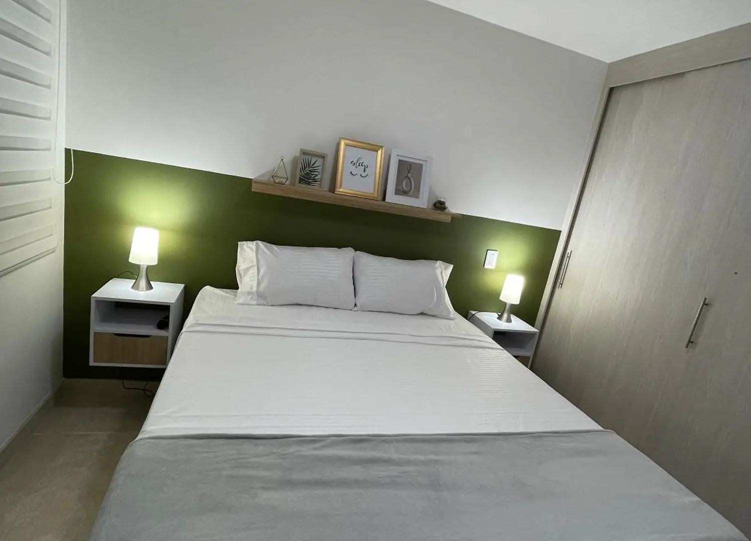 Apartamento En Laureles Con Aire Acondicionado Medellin Apartment